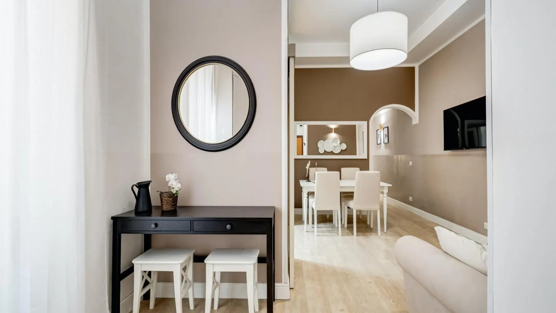 Stone Ridge Estates Premium Apartments Milán